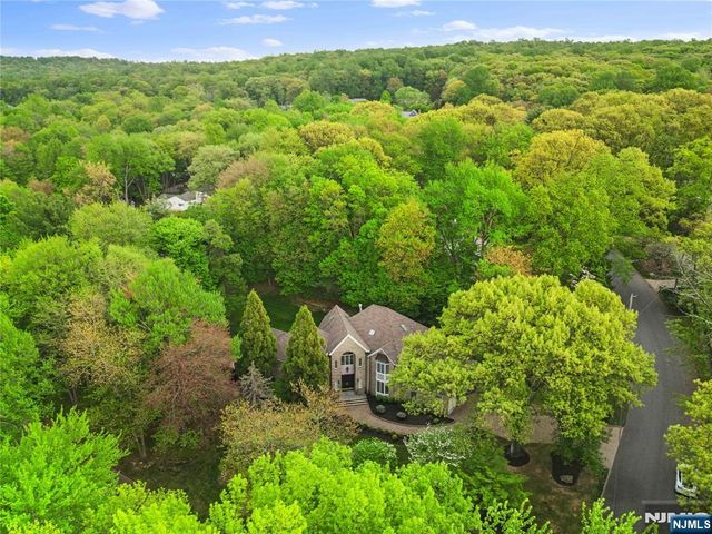 54 Mohawk Avenue, Norwood, NJ 07648