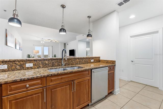 628 CLEVELAND STREET 1507, Clearwater, FL 33755