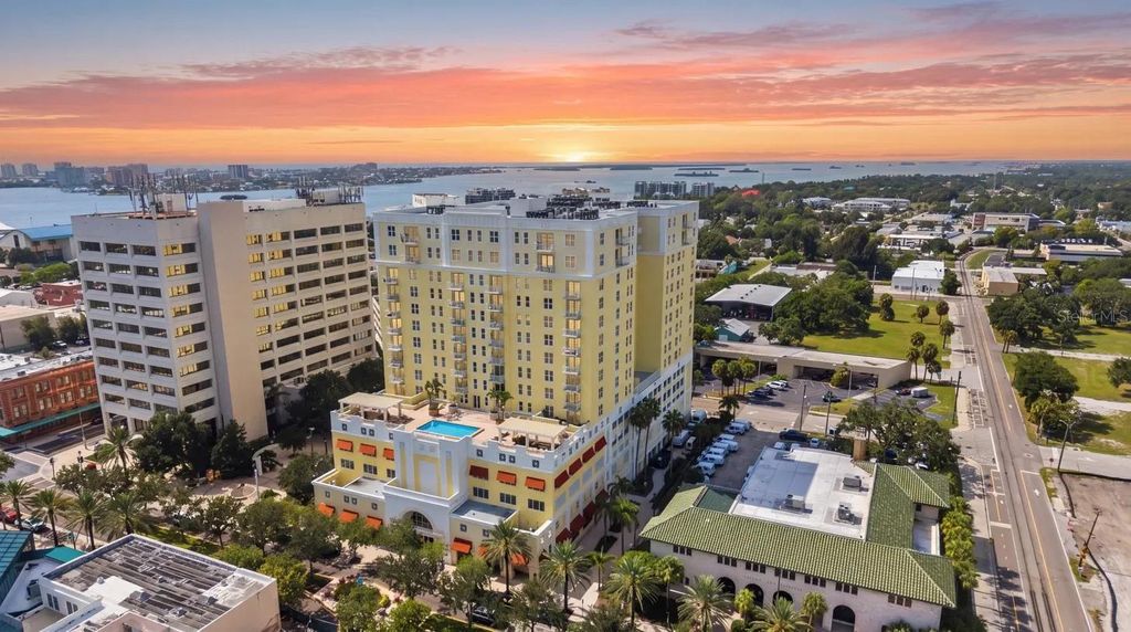 628 CLEVELAND STREET 1507, Clearwater, FL 33755