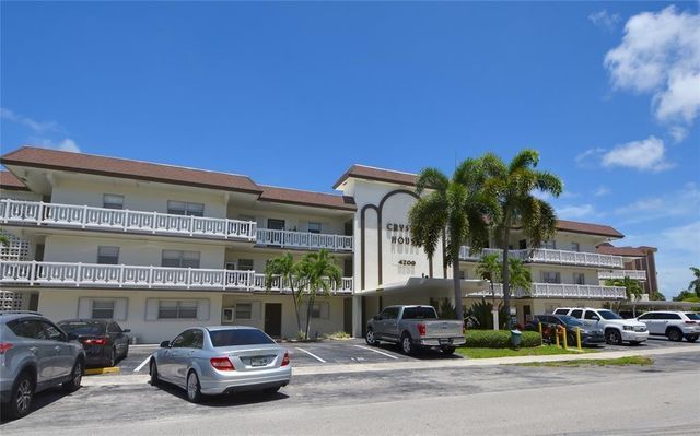 4200 CRYSTAL LAKE Drive 212, Deerfield Beach, FL 33064
