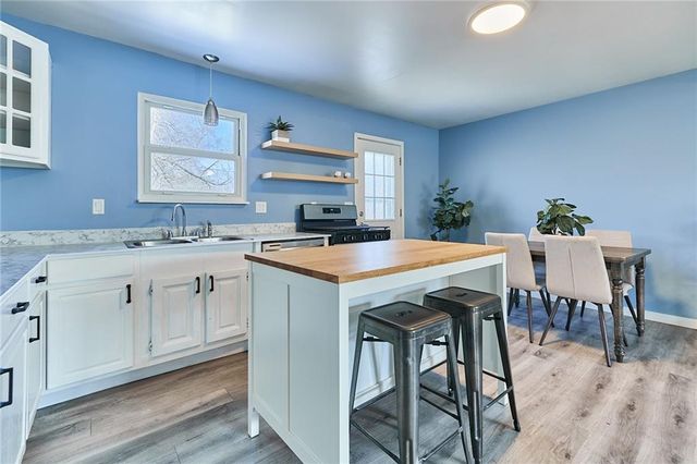 200 E Hulett Street, Edgerton, KS 66021