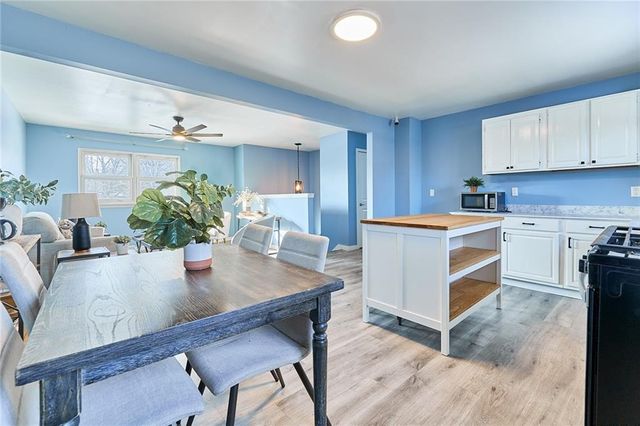 200 E Hulett Street, Edgerton, KS 66021