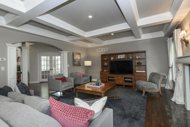 S76W26010 Prairieside DRIVE, Waukesha, WI 53189