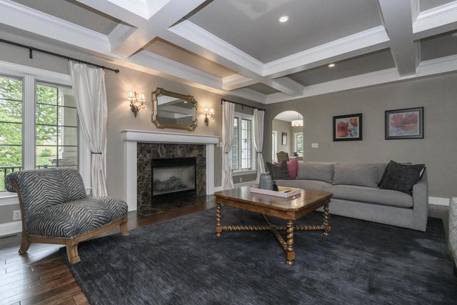S76W26010 Prairieside DRIVE, Waukesha, WI 53189