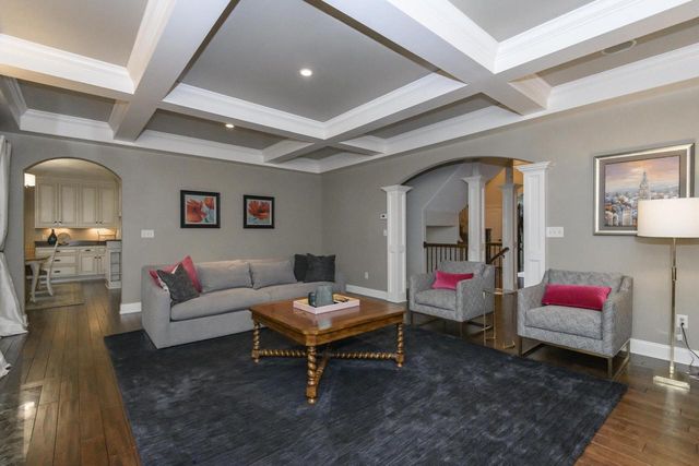 S76W26010 Prairieside DRIVE, Waukesha, WI 53189