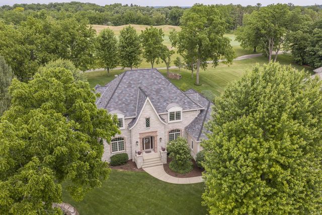 S76W26010 Prairieside DRIVE, Waukesha, WI 53189