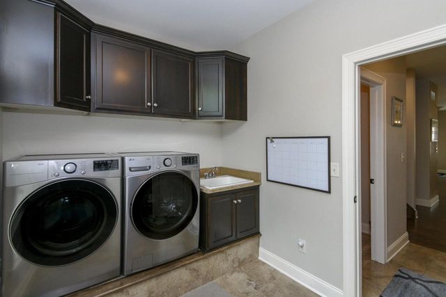 S76W26010 Prairieside DRIVE, Waukesha, WI 53189