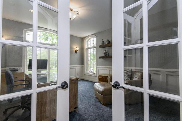 S76W26010 Prairieside DRIVE, Waukesha, WI 53189