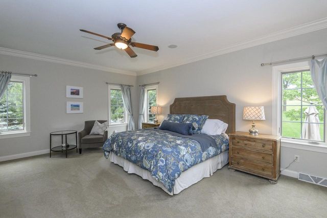 S76W26010 Prairieside DRIVE, Waukesha, WI 53189