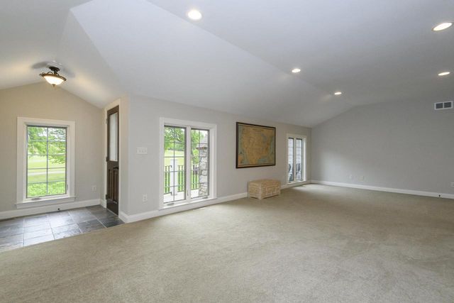 S76W26010 Prairieside DRIVE, Waukesha, WI 53189