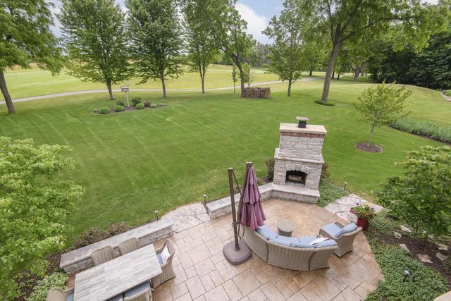 S76W26010 Prairieside DRIVE, Waukesha, WI 53189