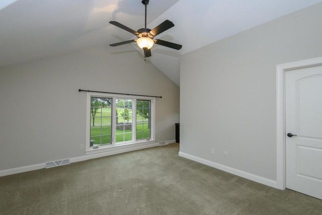 S76W26010 Prairieside DRIVE, Waukesha, WI 53189