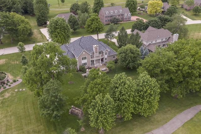 S76W26010 Prairieside DRIVE, Waukesha, WI 53189