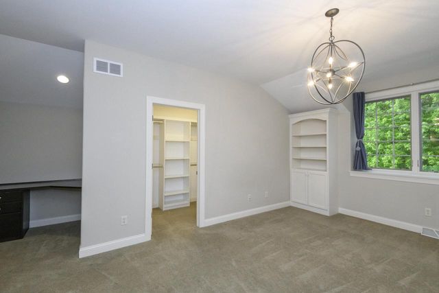 S76W26010 Prairieside DRIVE, Waukesha, WI 53189
