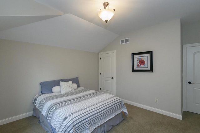 S76W26010 Prairieside DRIVE, Waukesha, WI 53189