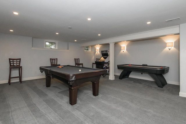 S76W26010 Prairieside DRIVE, Waukesha, WI 53189
