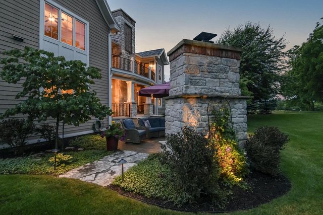 S76W26010 Prairieside DRIVE, Waukesha, WI 53189