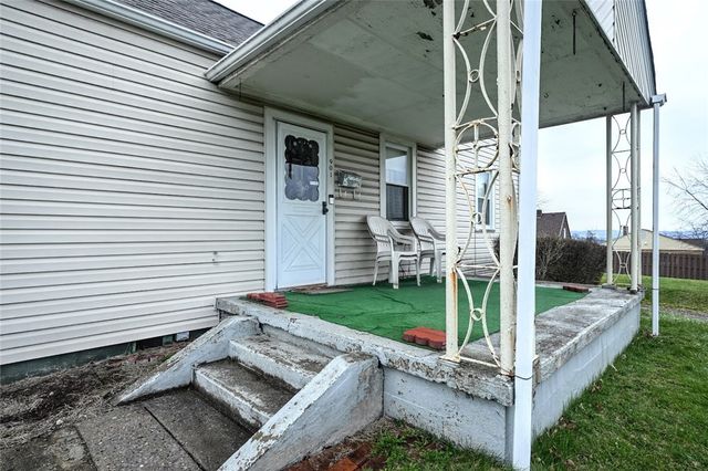 901 Gary Ave, Clairton, PA 15025