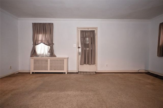 901 Gary Ave, Clairton, PA 15025