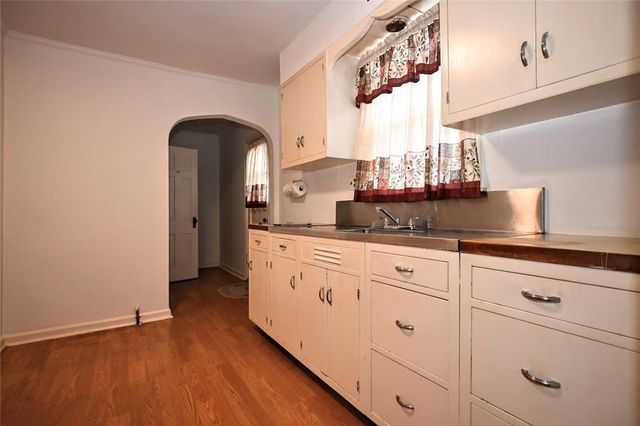 901 Gary Ave, Clairton, PA 15025