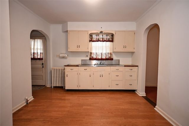 901 Gary Ave, Clairton, PA 15025