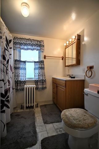 901 Gary Ave, Clairton, PA 15025