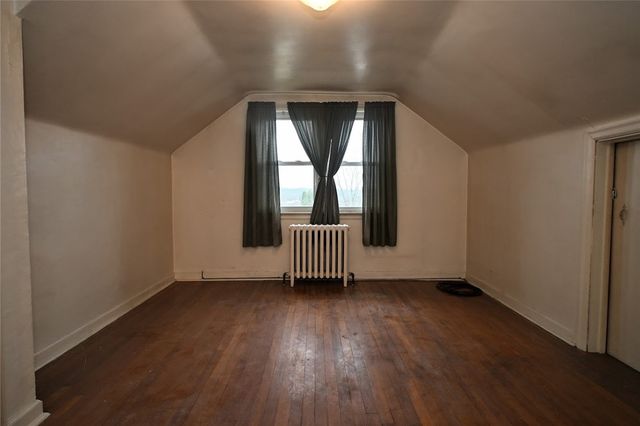 901 Gary Ave, Clairton, PA 15025