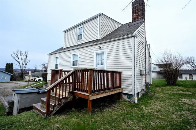 901 Gary Ave, Clairton, PA 15025