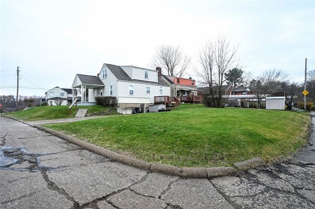 901 Gary Ave, Clairton, PA 15025