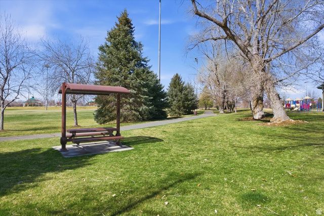 639 E CALNETTE DR, Sandy, UT 84070