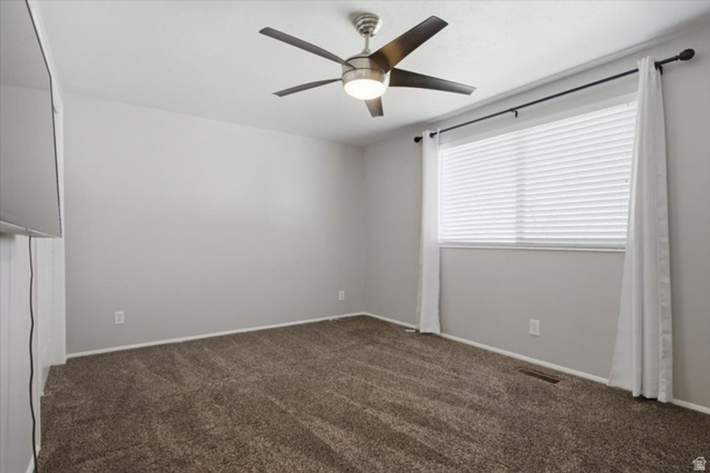 Image 13 of property listing at 639 E CALNETTE DR, Sandy, UT 84070