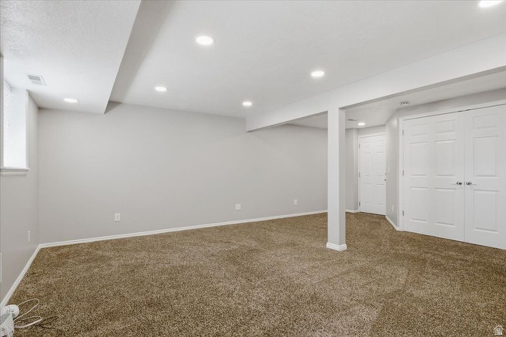 Image 21 of property listing at 639 E CALNETTE DR, Sandy, UT 84070