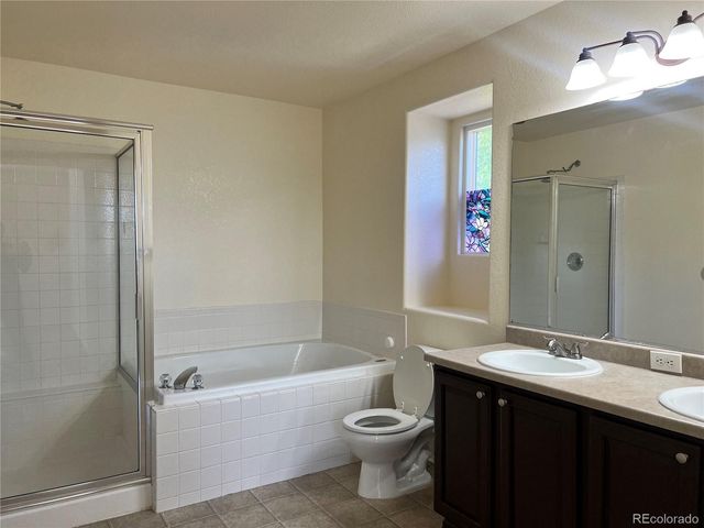 2926 S Killarney Way, Aurora, CO 80013