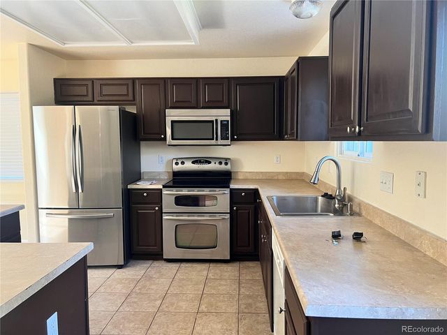 2926 S Killarney Way, Aurora, CO 80013