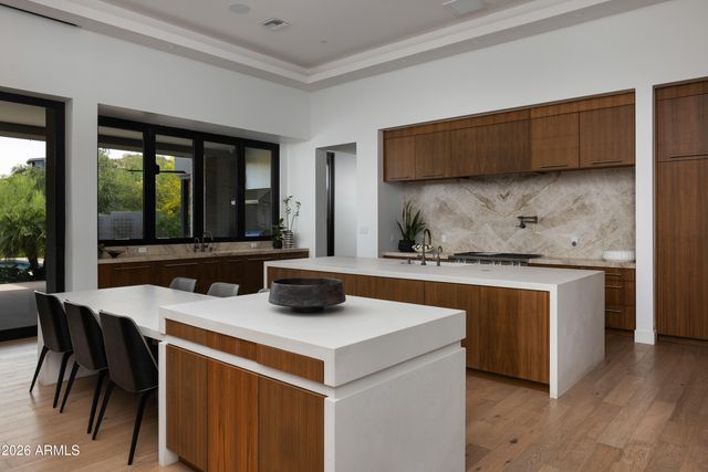 8513 N 48TH Place, Paradise Valley, AZ 85253