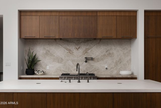 8513 N 48TH Place, Paradise Valley, AZ 85253