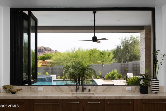 8513 N 48TH Place, Paradise Valley, AZ 85253