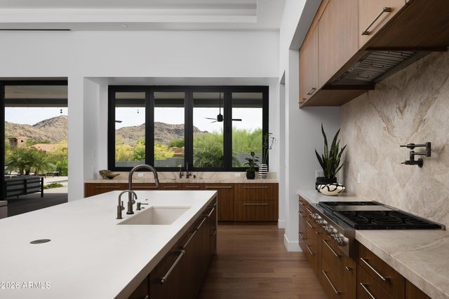 8513 N 48TH Place, Paradise Valley, AZ 85253