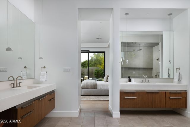 8513 N 48TH Place, Paradise Valley, AZ 85253