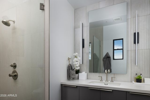8513 N 48TH Place, Paradise Valley, AZ 85253