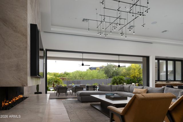 8513 N 48TH Place, Paradise Valley, AZ 85253