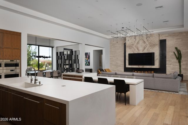 8513 N 48TH Place, Paradise Valley, AZ 85253
