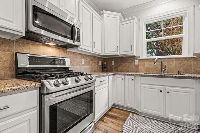 1022 Fleming Lane, Matthews, NC 28104