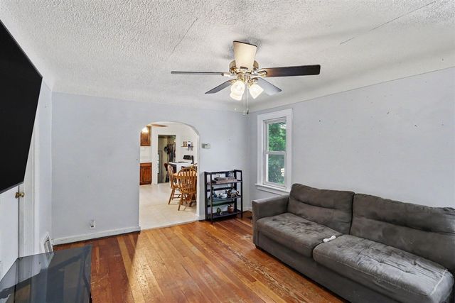 425 Garland Street, Kalamazoo, MI 49001