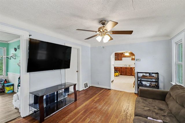 425 Garland Street, Kalamazoo, MI 49001