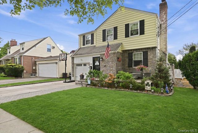 79 Raff Avenue, Floral Park, NY 11001