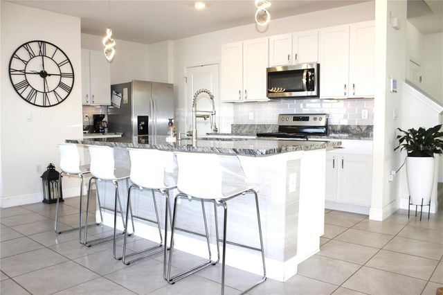 8406 HARDY BAY LOOP, Wesley Chapel, FL 33545