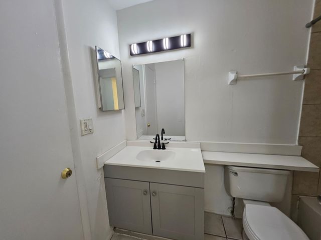 2059 NW 56th Avenue #29-B, Fort Lauderdale, FL 33313