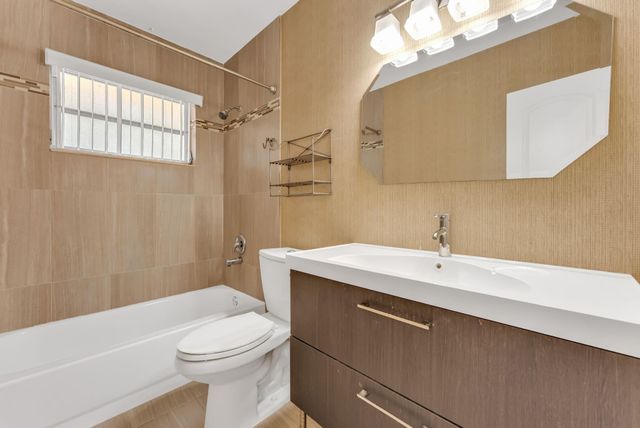 2940 NE 19th Street, Pompano Beach, FL 33062