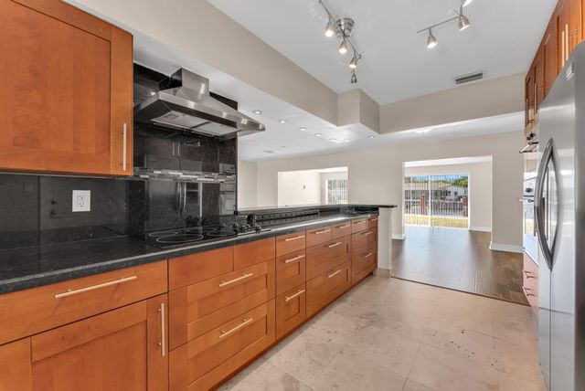 2940 NE 19th Street, Pompano Beach, FL 33062